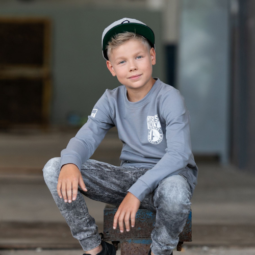 bluza-chlopieca-szara-longsleeve-2.png