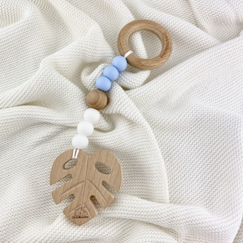 gryzak-dla-niemowlaka-baby-gym-bialo-niebieski-listek